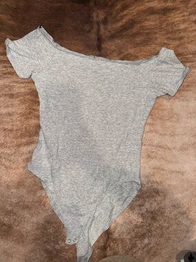 Forever 21 Gray Off-Shoulder Short Sleeve Bodysuit